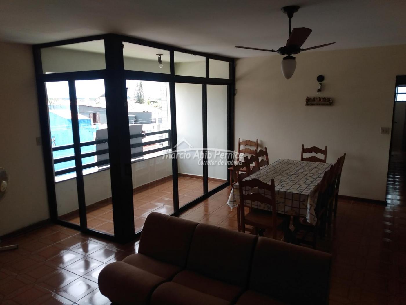 APARTAMENTO 200 M DA PRAIA